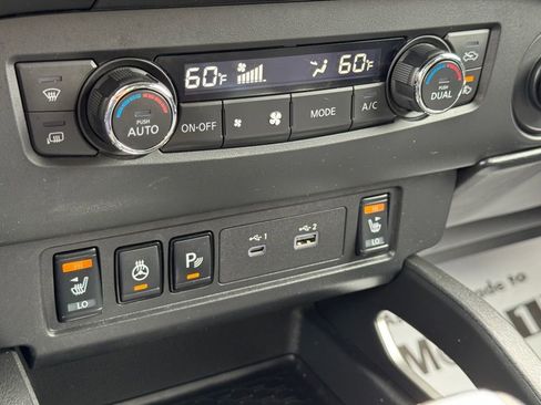 Used 2024 Nissan Frontier SV w/ SV Convenience Package image 21