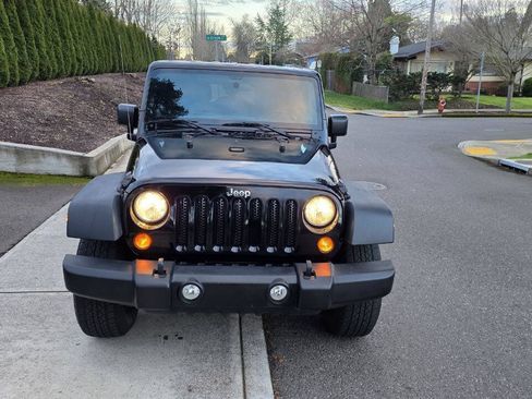 Used 2011 Jeep Wrangler Unlimited Sport AWD/4WD image 2