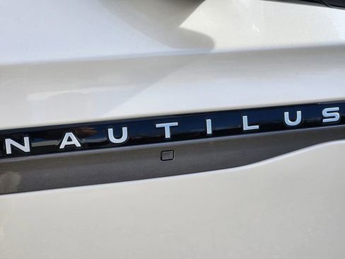 New 2026 Lincoln Nautilus Reserve image 16