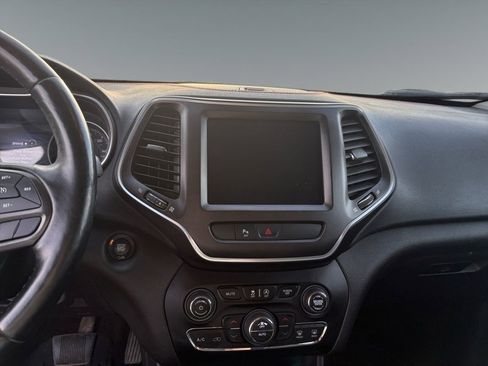 Used 2019 Jeep Cherokee Trailhawk w/ Comfort/Convenience Group image 11