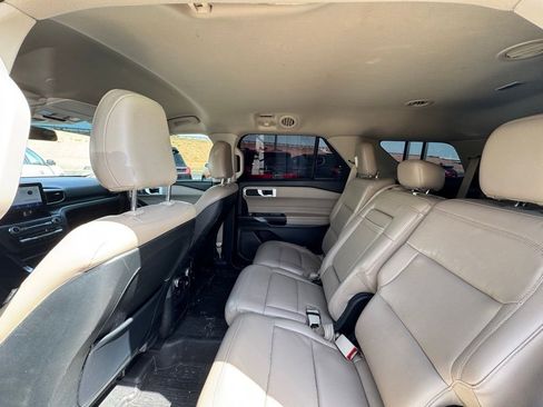 Used 2020 Ford Explorer XLT w/ Equipment Group 202A image 2