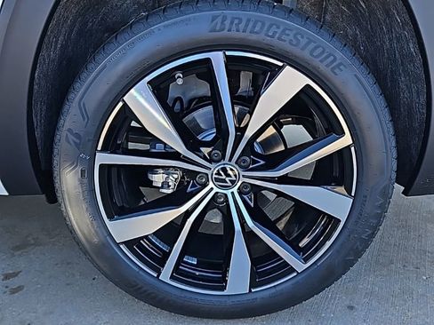 New 2026 Volkswagen Atlas SEL Premium R-Line AWD/4WD image 9