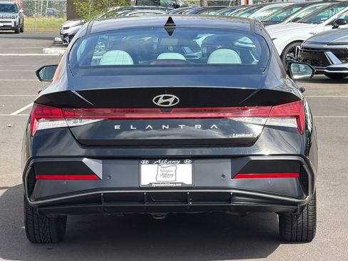 Certified 2024 Hyundai Elantra Limited FWD image 9