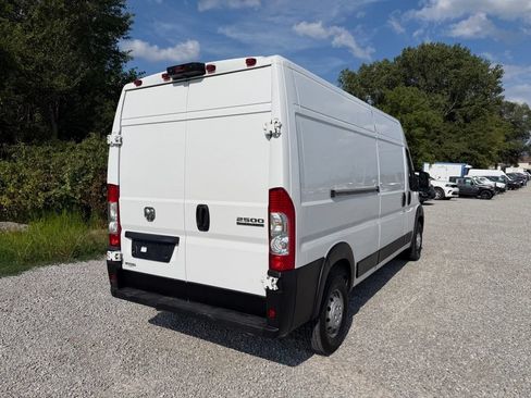 Used 2023 RAM ProMaster 2500 FWD image 11
