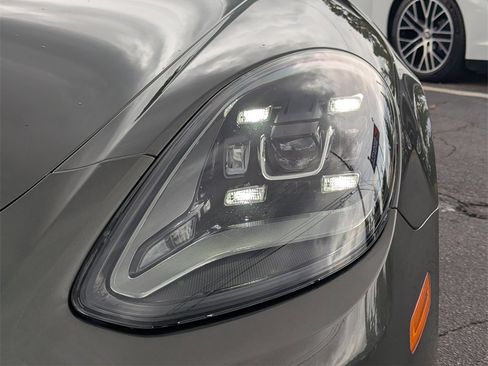 Used 2022 Porsche Panamera 4S Executive image 29