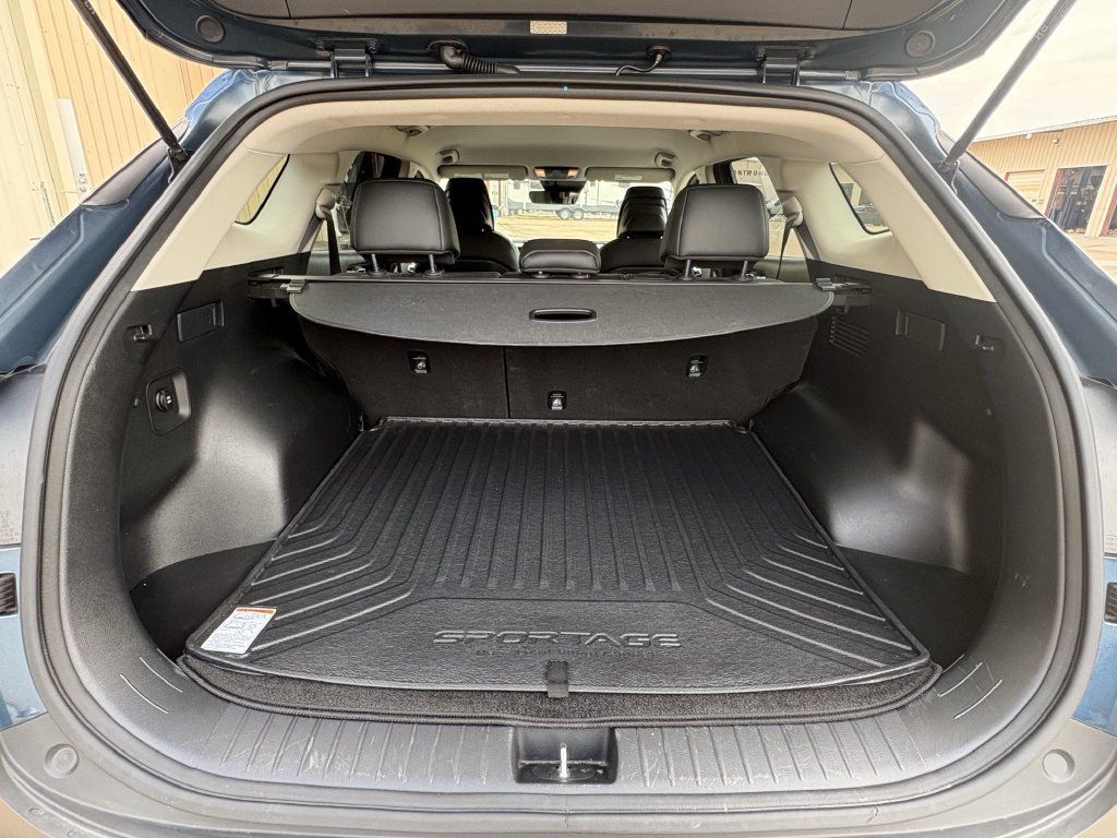Used 2023 Kia Sportage EX AWD/4WD image 27