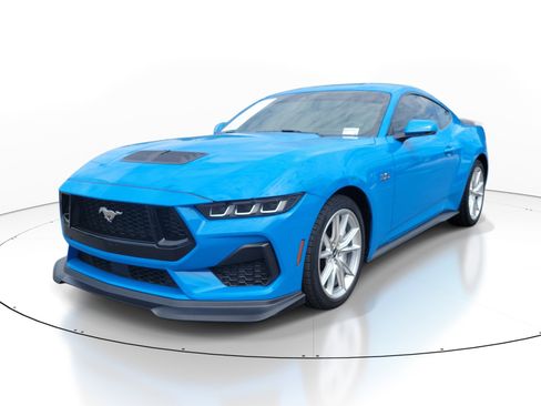 Used 2024 Ford Mustang GT Premium RWD image 3