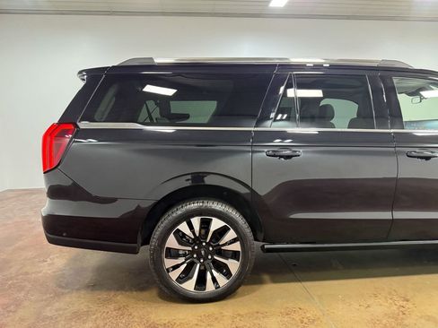 Used 2025 Ford Expedition Max Platinum w/ Driver's Package AWD/4WD image 33