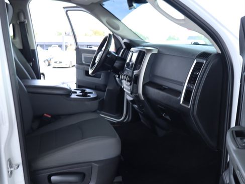 Used 2016 RAM 1500 Classic SLT image 33