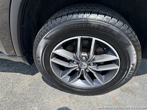 Used 2017 Jeep Grand Cherokee Limited AWD/4WD image 10