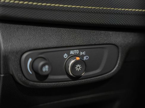 Used 2025 Chevrolet TrailBlazer ACTIV FWD image 42