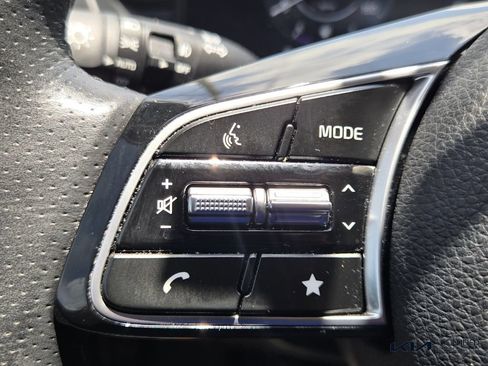 Certified 2024 Kia Seltos SX w/ SX Sunroof Package AWD/4WD image 30