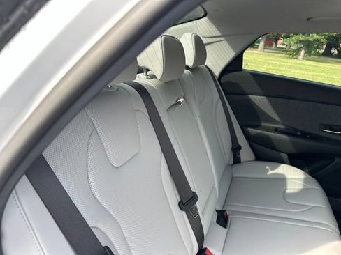 Used 2026 Hyundai Elantra Limited FWD image 22