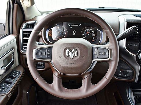 Used 2025 RAM 3500 Laramie AWD/4WD image 27
