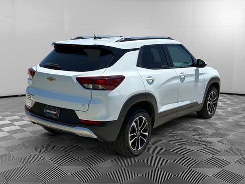 Certified 2024 Chevrolet TrailBlazer LT w/ Convenience Package FWD image 5