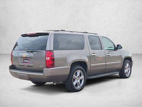 Used 2011 Chevrolet Suburban LTZ RWD image 5