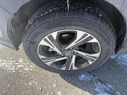 Used 2025 Subaru Crosstrek 2.0i Premium image 16