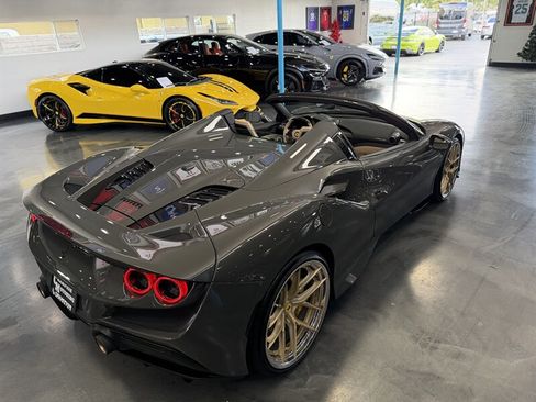 Used 2022 Ferrari F8 Tributo image 10