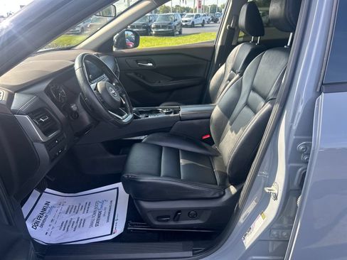 Used 2023 Nissan Rogue SV w/ SV Premium B Package AWD/4WD image 13
