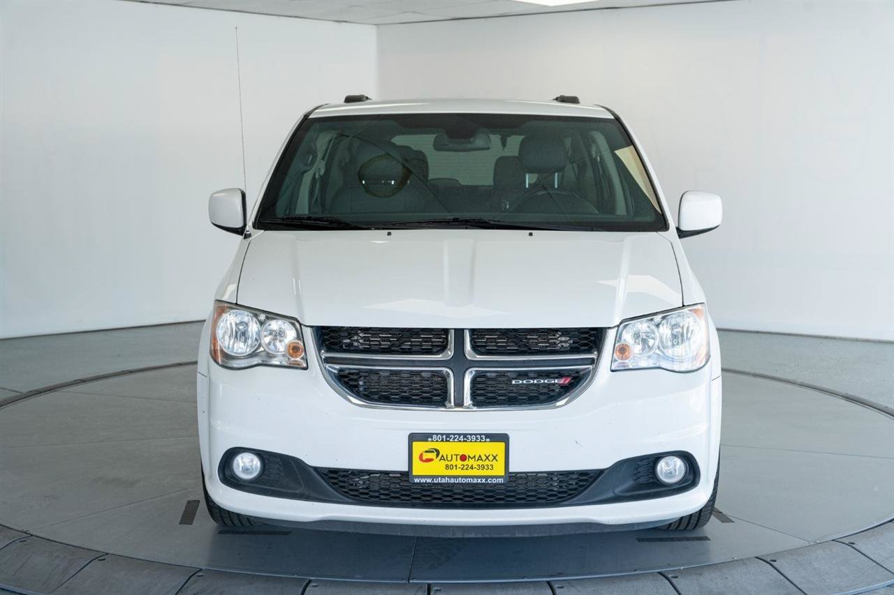Used 2019 Dodge Grand Caravan SXT FWD image 2