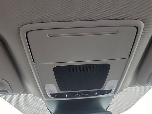 Certified 2025 Honda Pilot EX-L image 33