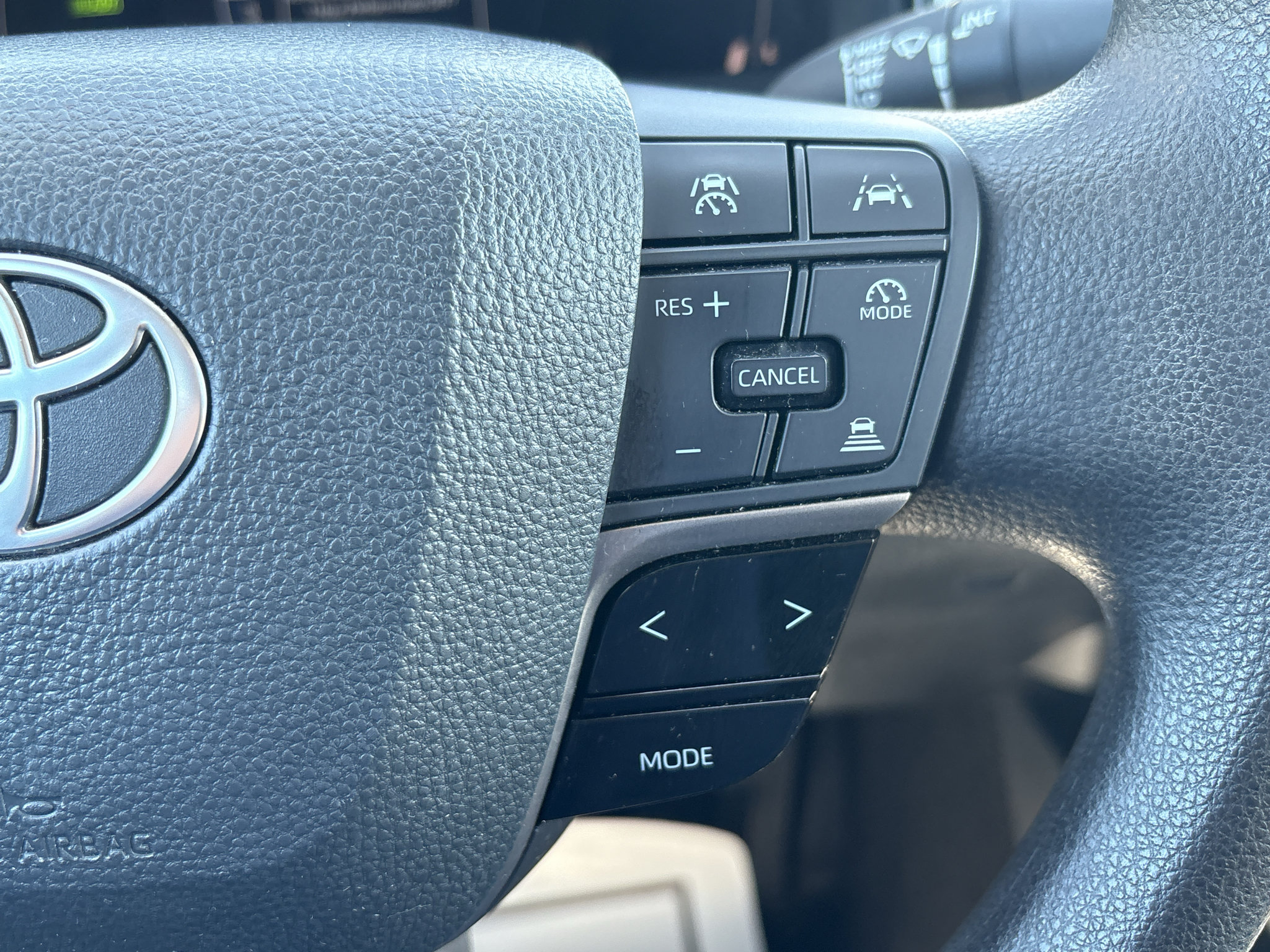 Used 2025 Toyota Camry LE FWD image 18