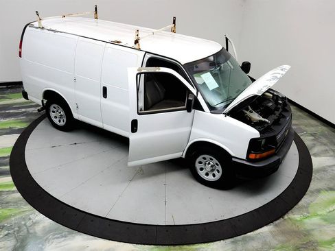 Used 2013 Chevrolet Express 1500 RWD image 31