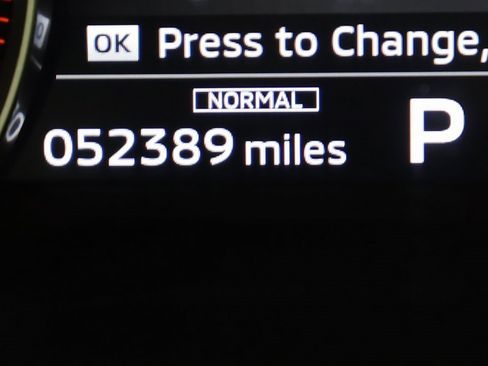 Used 2023 Mitsubishi Outlander SE image 25