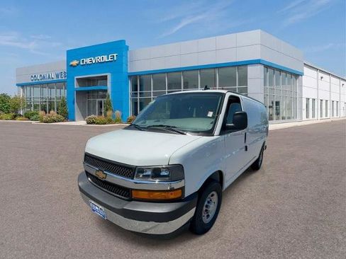 Used 2025 Chevrolet Express 2500 w/ Driver Convenience Package RWD image 2