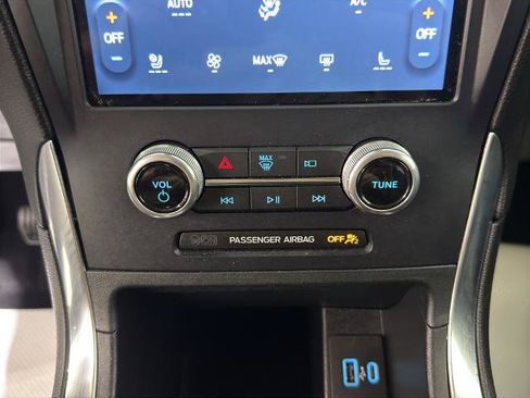 Certified 2022 Ford Edge Titanium AWD/4WD image 5
