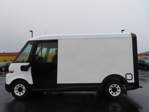 Used 2024 Chevrolet Brightdrop 400 w/ Commercial Equipment Package image 4