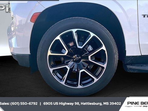 Used 2021 Chevrolet Tahoe RST w/ Luxury Package RWD image 8