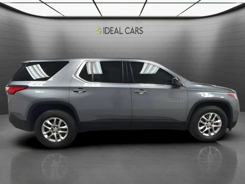 Used 2021 Chevrolet Traverse LS FWD image 4