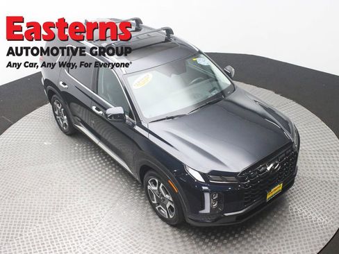Used 2023 Hyundai Palisade Limited image 3