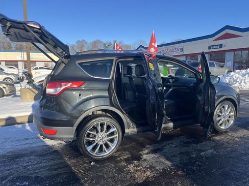 Used 2015 Ford Escape SE w/ SE Chrome Package image 12