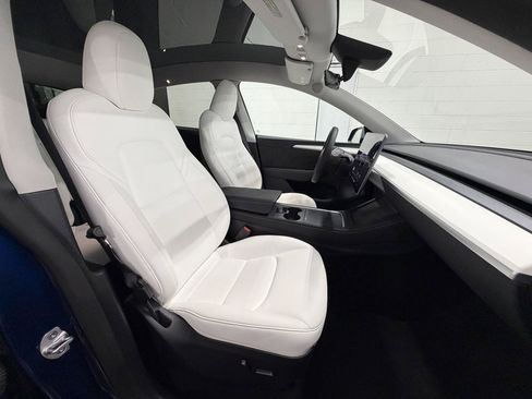 Used 2024 Tesla Model Y Long Range AWD/4WD image 20