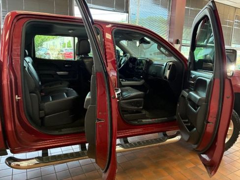 Used 2018 Chevrolet Silverado 1500 LTZ Z71 w/ LTZ Plus Package AWD/4WD image 39