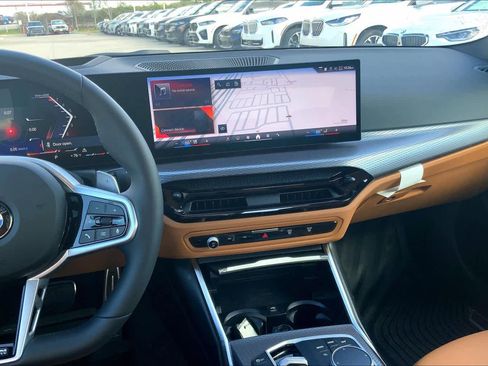 Used 2026 BMW 330i Sedan w/ M Sport Package image 12