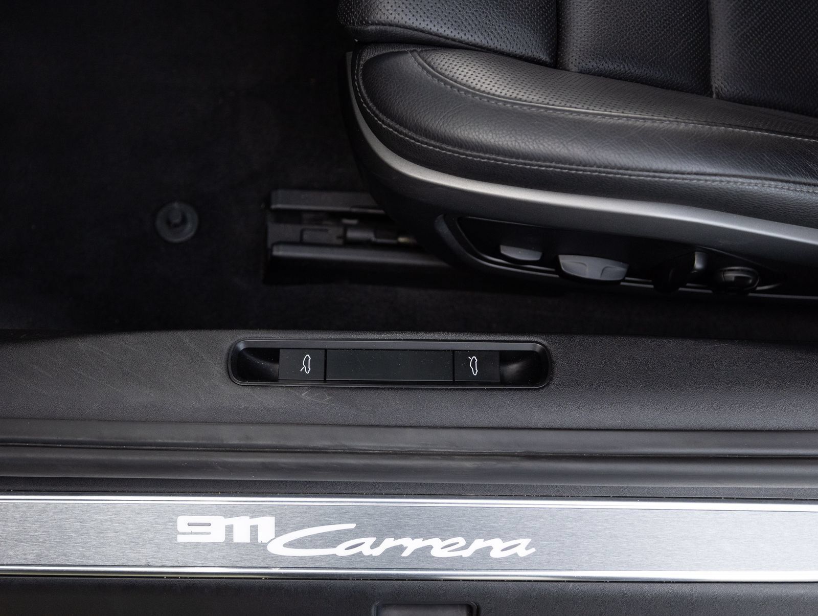 Certified 2021 Porsche 911 Carrera RWD image 23