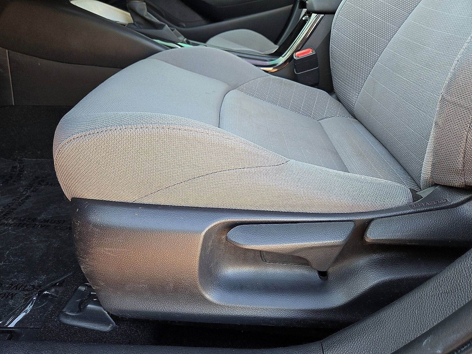 Used 2020 Toyota Corolla SE w/ SE Premium Package FWD image 23