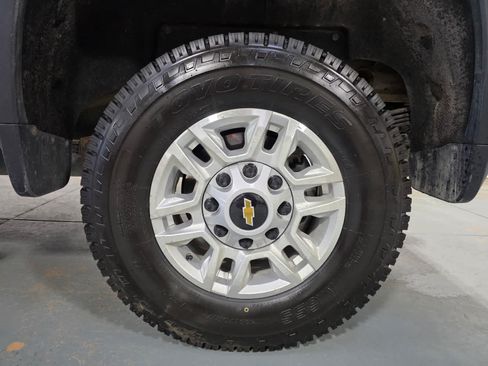 Used 2022 Chevrolet Silverado 2500 LT w/ Convenience Package AWD/4WD image 10