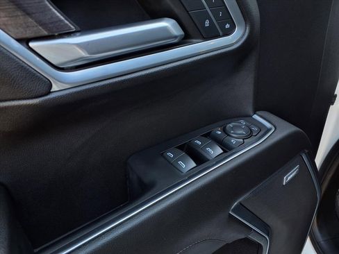 Used 2022 Chevrolet Silverado 1500 LTZ w/ LTZ Convenience Package II image 17