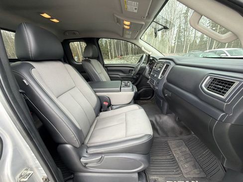 Used 2017 Nissan Titan S AWD/4WD image 19