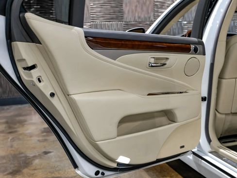 Used 2015 Lexus LS 460 L RWD image 41