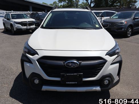 Used 2025 Subaru Outback Limited AWD/4WD image 2