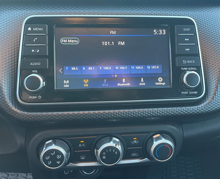Used 2018 Nissan Kicks S FWD image 13