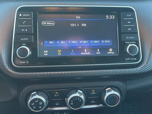 Used 2018 Nissan Kicks S FWD image 13