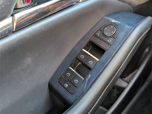 Used 2019 MAZDA MAZDA3 Hatchback w/ Premium Package image 24