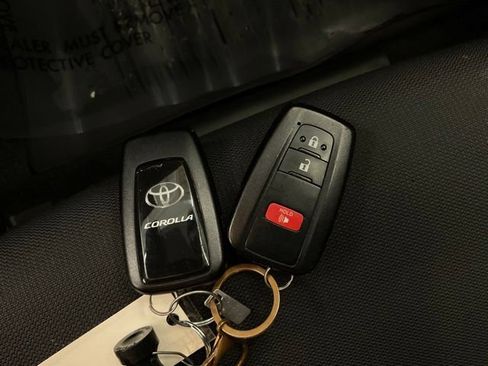 Used 2022 Toyota Corolla SE FWD image 27