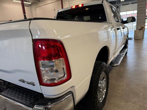 Used 2020 RAM 2500 Tradesman w/ Chrome Appearance Group AWD/4WD image 33